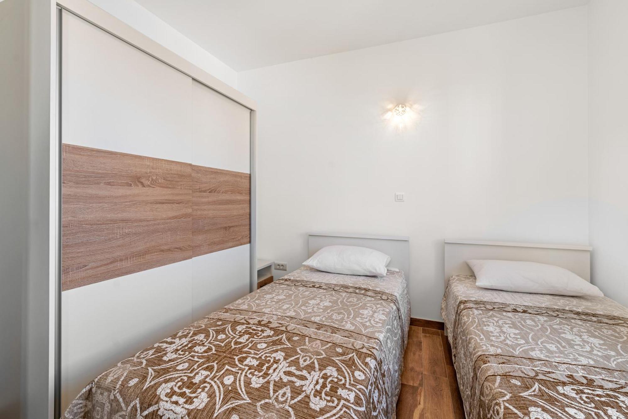 Apartments Boomerang Rogoznica  Room photo